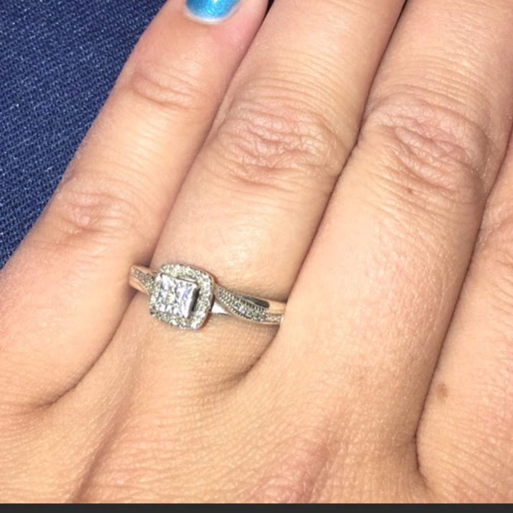 Beautiful Diamond Ring!